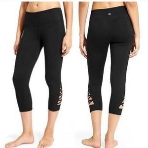 Athleta Criss-Cross Chaturanga Black Capri